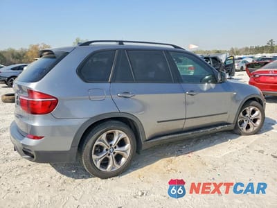 Trzecie zdjęcie samochodu z tyłu: 2011 BMW X5 XDRIVE50I VIN:5UXZV8C55BL417564 - miniatura