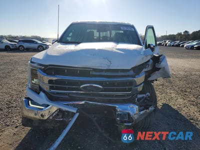 Piąte zdjęcie samochodu w środku: 2022 FORD F150 SUPERCREW VIN:1FTFW1E52NFC27584 - miniatura