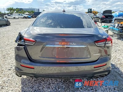 Zdjęcie 6 z 11 samochodu: 2023 MASERATI GHIBLI MODENA VIN:ZAM57YSM9PX414021 - miniatura