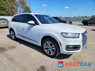 Czwarte zdjęcie samochodu z boku: 2017 AUDI Q7 PREMIUM PLUS VIN:WA1LAAF75HD030632 - miniatura