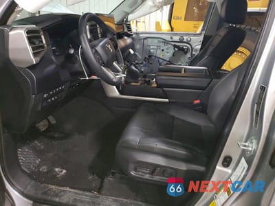 Zdjęcie 7 z 12 samochodu: 2023 TOYOTA TUNDRA SR5 VIN:5TFLA5EC9PX011672 - miniatura