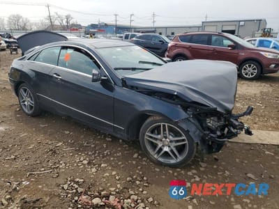 Czwarte zdjęcie samochodu z boku: 2015 MERCEDES-BENZ E 400 4MATIC VIN:WDDKJ6HB3FF300223 - miniatura