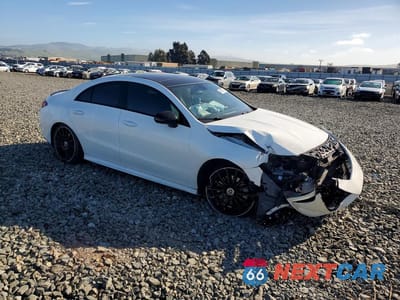 Czwarte zdjęcie samochodu z boku: 2021 MERCEDES-BENZ CLA 250 VIN:W1K5J4GB0MN152666 - miniatura