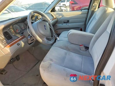Zdjęcie 7 z 12 samochodu: 2003 FORD CROWN VICTORIA VIN:2FAFP73W13X123249 - miniatura