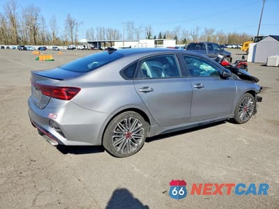 Trzecie zdjęcie samochodu z tyłu: 2024 KIA FORTE GT VIN:3KPF44AC3RE836193 - miniatura