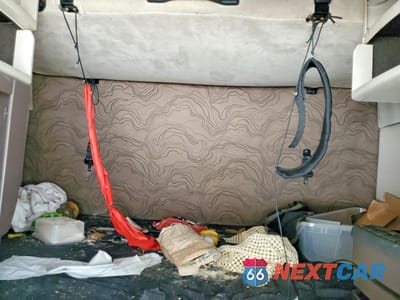 Zdjęcie 6 z 10 samochodu: 2017 VOLVO VNL SEMI TRUCK VIN:4V4NC9EH9HN978354 - miniatura