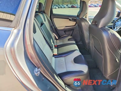 Zdjęcie 10 z 11 samochodu: 2017 VOLVO XC60 T5 DYNAMIC VIN:YV440MDR7H2035469 - miniatura