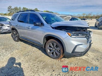 Czwarte zdjęcie samochodu z boku: 2025 HONDA PILOT SPORT VIN:5FNYG2H38SB009638 - miniatura