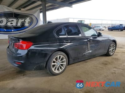 Trzecie zdjęcie samochodu z tyłu: 2016 BMW 320 I VIN:WBA8A9C51GK616605 - miniatura