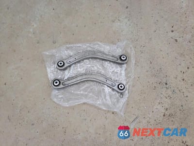 Zdjęcie 12 z 12 samochodu: 2016 MERCEDES-BENZ C 300 4MATIC VIN:55SWF4KB9GU142582 - miniatura