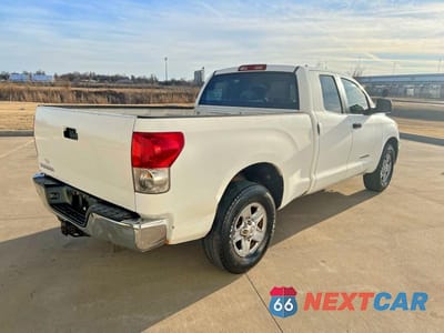 Czwarte zdjęcie samochodu z boku: 2008 TOYOTA TUNDRA GRADE VIN:5TFRU54138X012836 - miniatura
