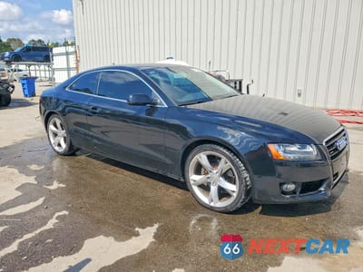 Czwarte zdjęcie samochodu z boku: 2010 AUDI A5 PREMIUM PLUS VIN:WAUCKAFR6AA045956 - miniatura