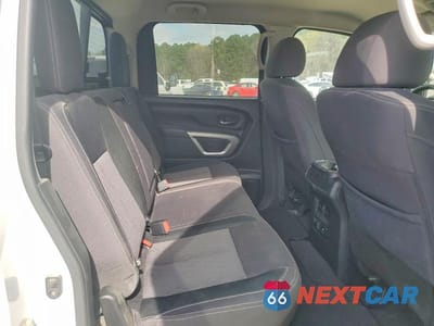 Zdjęcie 10 z 12 samochodu: 2021 NISSAN TITAN SV VIN:1N6AA1ED4MN535809 - miniatura