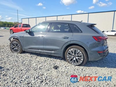 Drugie zdjęcie samochodu z przodu: 2024 AUDI Q8 E-TRON PREMIUM PLUS VIN:WA15AAGE7RB066566 - miniatura