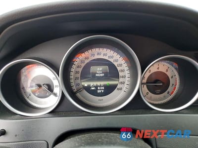 Zdjęcie 9 z 11 samochodu: 2013 MERCEDES-BENZ C 250 VIN:WDDGF4HB9DA783819 - miniatura