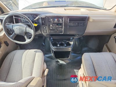 Zdjęcie 8 z 13 samochodu: 2006 CHEVROLET EXPRESS 1500 DELIVERY VAN VIN:1GCFG15X461128567 - miniatura