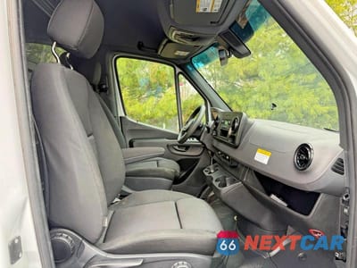 Zdjęcie 12 z 14 samochodu: 2023 MERCEDES-BENZ SPRINTER 2500 VIN:W1Y4KCHY0PT141985 - miniatura
