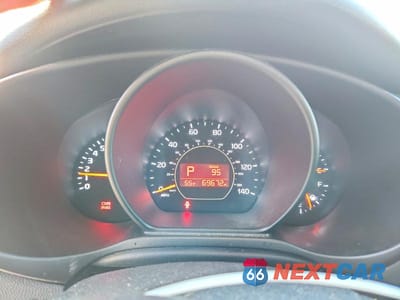 Zdjęcie 9 z 14 samochodu: 2015 KIA SOUL + VIN:KNDJP3A5XF7789222 - miniatura