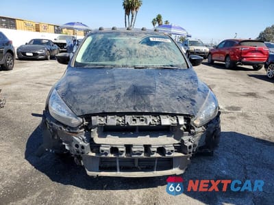 Piąte zdjęcie samochodu w środku: 2018 FORD FOCUS SE VIN:1FADP3K27JL287548 - miniatura