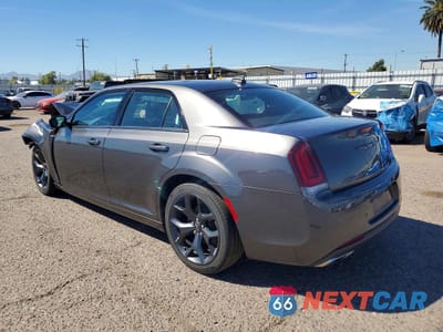 Trzecie zdjęcie samochodu z tyłu: 2023 CHRYSLER 300 S VIN:2C3CCABG5PH640980 - miniatura