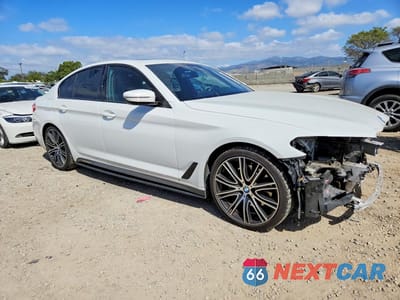 Czwarte zdjęcie samochodu z boku: 2019 BMW 540 I VIN:WBAJE5C56KWW32153 - miniatura