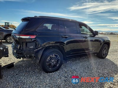 Trzecie zdjęcie samochodu z tyłu: 2024 JEEP GRAND CHEROKEE LIMITED 4XE VIN:1C4RJYB6XRC243718 - miniatura