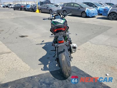 Czwarte zdjęcie samochodu z boku: 2025 KAWASAKI ZR900 T VIN:ML5ZRDT16SDA02532 - miniatura