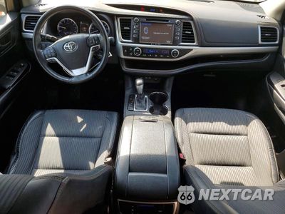 Zdjęcie 8 z 11 samochodu: 2017 TOYOTA HIGHLANDER LE PLUS VIN:5TDZZRFH6HS207869 - miniatura