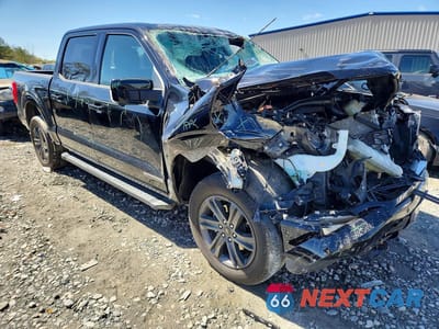 Czwarte zdjęcie samochodu z boku: 2023 FORD F150 SUPERCREW VIN:1FTFW1ED4PFA63667 - miniatura
