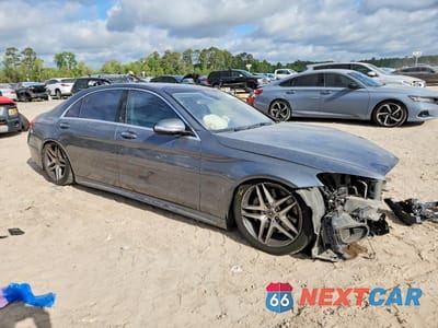 Czwarte zdjęcie samochodu z boku: 2017 MERCEDES-BENZ S 550 4MATIC VIN:WDDUG8FB2HA338516 - miniatura