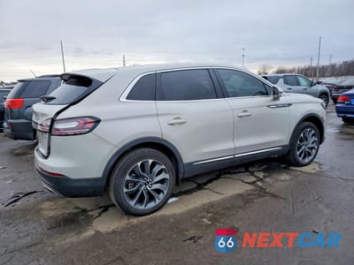 Trzecie zdjęcie samochodu z tyłu: 2023 LINCOLN NAUTILUS RESERVE VIN:2LMPJ8KP8PBL26545 - miniatura