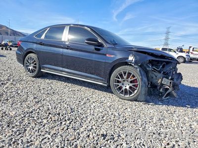Czwarte zdjęcie samochodu z boku: 2019 VOLKSWAGEN JETTA GLI VIN:3VW5T7BU7KM263248 - miniatura