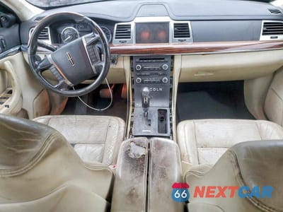 Zdjęcie 8 z 12 samochodu: 2009 LINCOLN MKS VIN:1LNHM94R79G603581 - miniatura