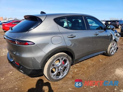 Trzecie zdjęcie samochodu z tyłu: 2024 ALFA ROMEO TONALE VELOCE VIN:ZASPATDW6R3048422 - miniatura