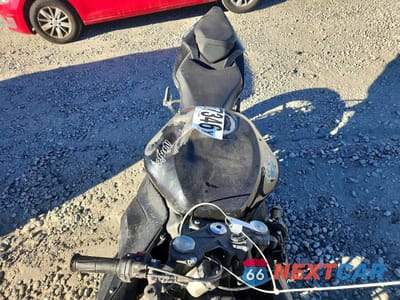 Piąte zdjęcie samochodu w środku: 2019 KAWASAKI ZX636 K VIN:JKBZXJH13KA001362 - miniatura