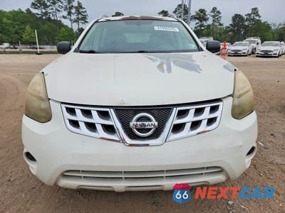 Piąte zdjęcie samochodu w środku: 2014 NISSAN ROGUE SELECT S VIN:JN8AS5MT6EW623244 - miniatura