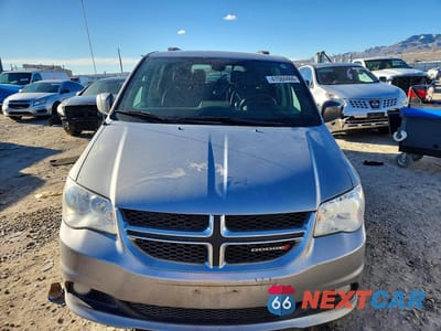 Piąte zdjęcie samochodu w środku: 2019 DODGE GRAND CARAVAN SXT VIN:2C4RDGCG3KR776564 - miniatura