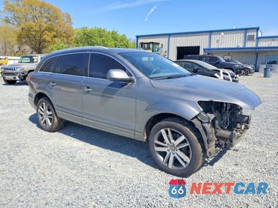 Czwarte zdjęcie samochodu z boku: 2014 AUDI Q7 PREMIUM PLUS VIN:WA1LGAFEXED006691 - miniatura