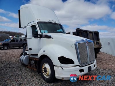 2015 KENWORTH T680 SEMI TRUCK 1XKYA48X0FJ403332 - główne zdjęcie licytacji z USA - miniatura