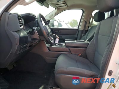 Zdjęcie 7 z 11 samochodu: 2023 TOYOTA TUNDRA SR VIN:5TFKB5CD8PX001610 - miniatura
