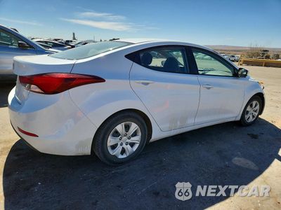 Trzecie zdjęcie samochodu z tyłu: 2016 HYUNDAI ELANTRA SE VIN:5NPDH4AE1GH710078 - miniatura