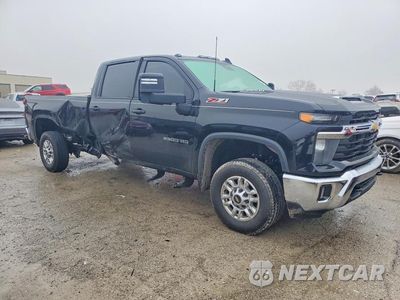 Czwarte zdjęcie samochodu z boku: 2025 CHEVROLET SILVERADO K2500 HEAVY DUTY LT VIN:1GC4KNE72SF222649 - miniatura