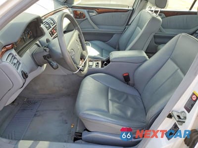 Zdjęcie 7 z 11 samochodu: 2001 MERCEDES-BENZ E 430 VIN:WDBJF70J31B386454 - miniatura