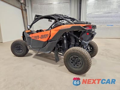 Trzecie zdjęcie samochodu z tyłu: 2019 CAN-AM MAVERICK X3 X DS TURBO R VIN:3JBVDAW40KK000136 - miniatura