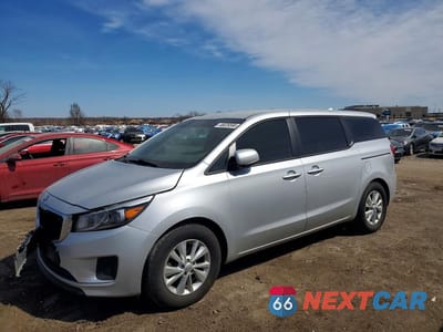 2018 KIA SEDONA L KNDMA5C13J6388789 - główne zdjęcie licytacji z USA - miniatura