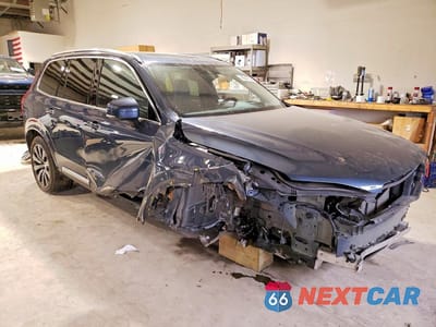 Czwarte zdjęcie samochodu z boku: 2020 VOLVO XC90 T6 INSCRIPTION VIN:YV4A22PL9L1573243 - miniatura