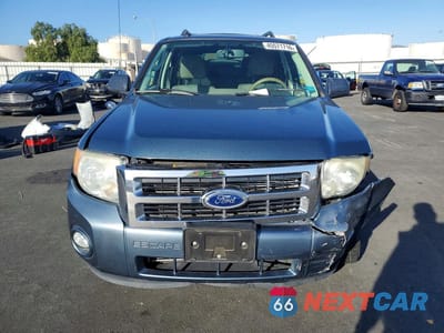 Piąte zdjęcie samochodu w środku: 2010 FORD ESCAPE XLT VIN:1FMCU9DG1AKB54795 - miniatura