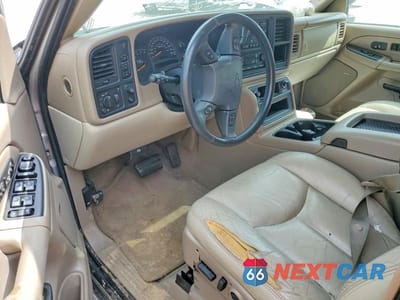 Zdjęcie 8 z 12 samochodu: 2004 CHEVROLET SUBURBAN K1500 VIN:1GNFK16Z84J159114 - miniatura