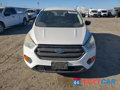 Piąte zdjęcie samochodu w środku: 2017 FORD ESCAPE S VIN:1FMCU0F72HUC11478 - miniatura