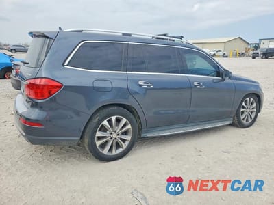Trzecie zdjęcie samochodu z tyłu: 2013 MERCEDES-BENZ GL 450 4MATIC VIN:4JGDF7CE5DA266951 - miniatura